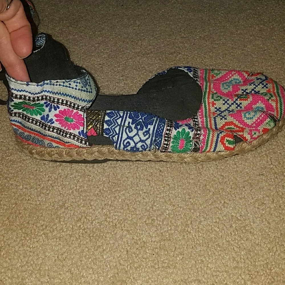 **SOLD** Unique, handmade, lace up shoes, Thailand